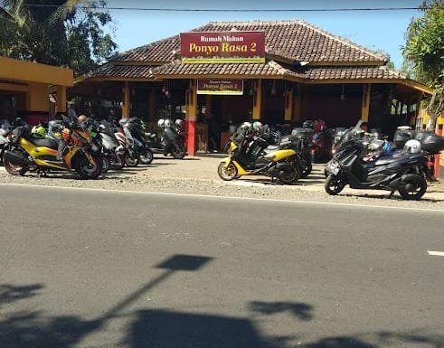 Rumah Makan Ponyo Rasa Cidaun: Tempat Makan Nyaman dengan Cita Rasa Sunda dan Seafood di Jalur Cidaun-Garut