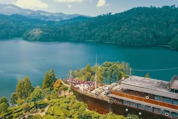 Glamping Lakeside Rancabali, Tempat Camping Pinggir Danau