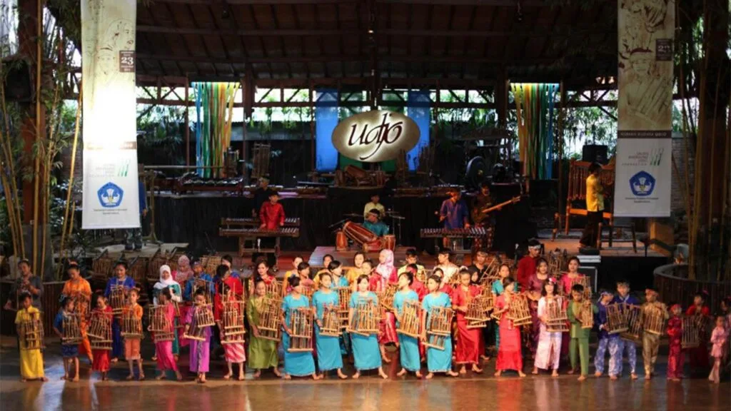 Wisata Saung Angklung Udjo yang Berdiri Sejak Tahun 1966