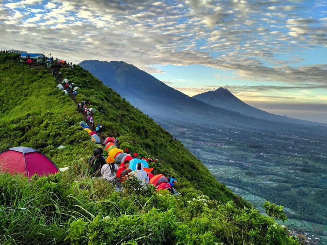 Wisata Gunung Andong Jawa Tengah dengan Pemandangan Indah