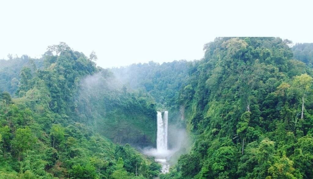 Curug Sanghyang Taraje, Tangga Dewa yang Memukau di Garut