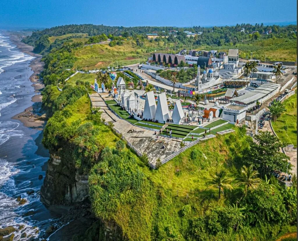 “Karang Potong Ocean View, Liburan Instagenic Murah dengan Nuansa Santorini di Cianjur Selatan!”