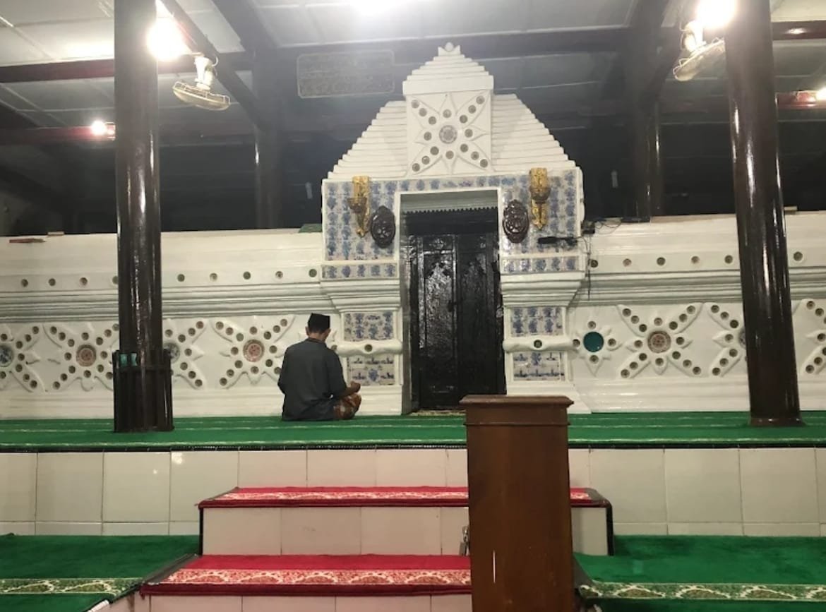 Makam Sunan Gunung Jati, Rute & Daya Tarik Wisata Religi dari Jakarta, Bandung, Jawa Tengah
