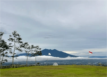 5 Spot Camping Tersembunyi di Jawa Barat: Kabut, Sunrise & Ketenteraman Alam 🌲⛰️