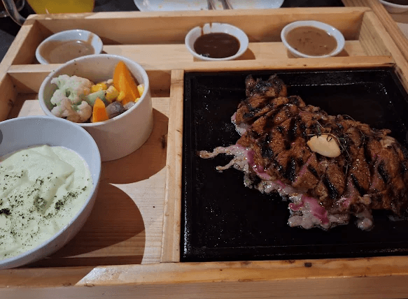 Menu andalan Hutanika Cafe