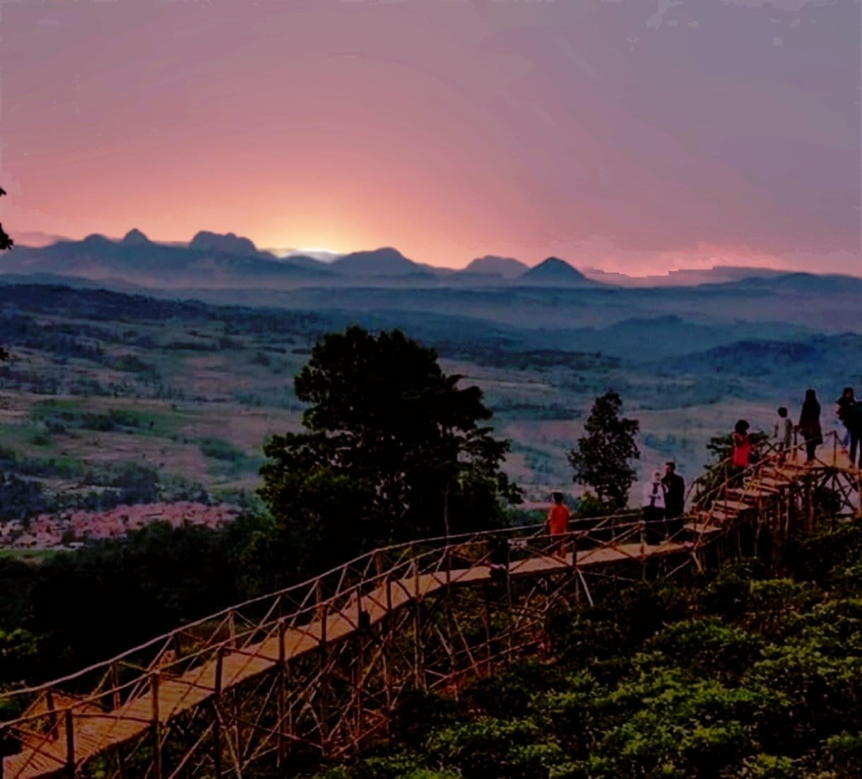 Bukit Panenjoan Purwakarta: Spot Instagenic buat Healing yang Wajib Kamu Cek!
