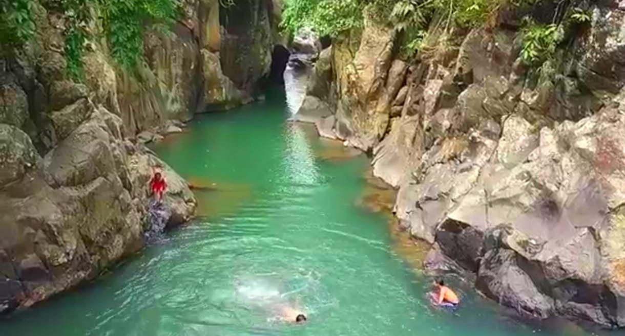 Leuwi Jurig Garut: Menyingkap Pesona Tersembunyi di Kaki Gunung Cikuray