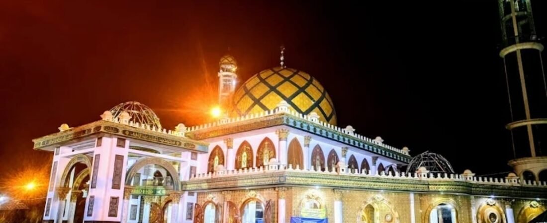 Menjelajahi Wisata Religi di Madura yang Sarat Makna