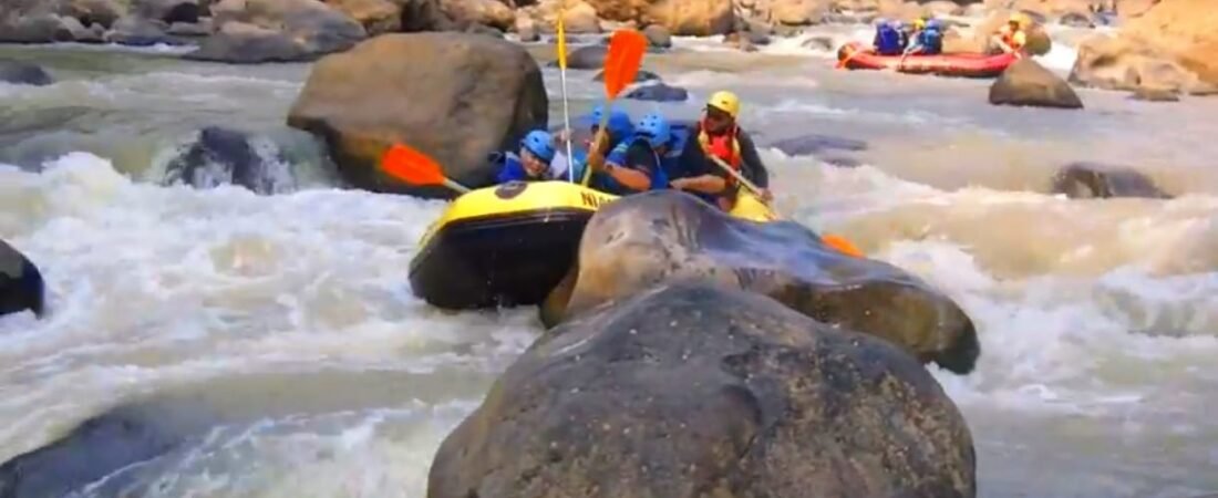 Rafting Sungai Citarik Sukabumi: Petualangan Seru dengan Sensasi Arung Jeram Terbaik