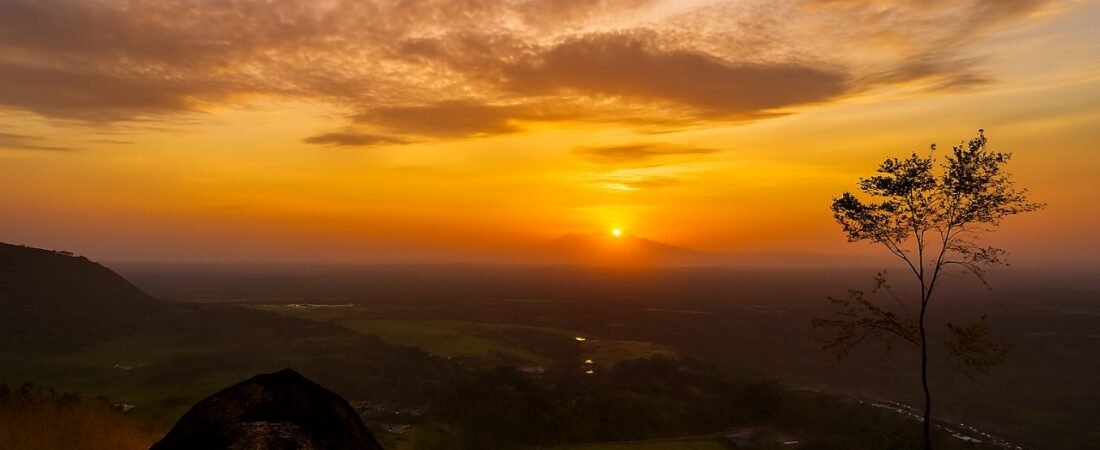 Puncak Sosok Bantul: Destinasi Sunset Kekinian di Jogja yang Wajib Dikunjungi