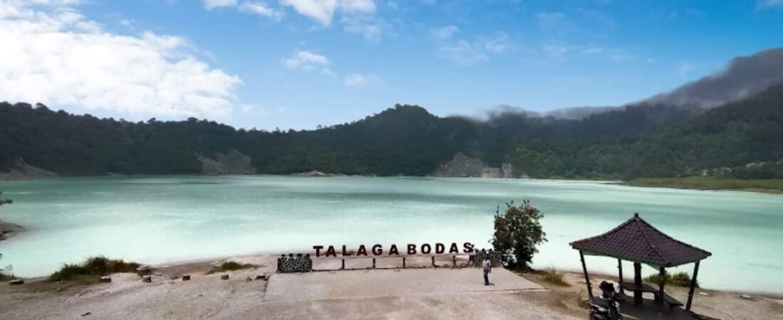 Kawah Talaga Bodas Garut: Keindahan Alam di Tengah Gunung