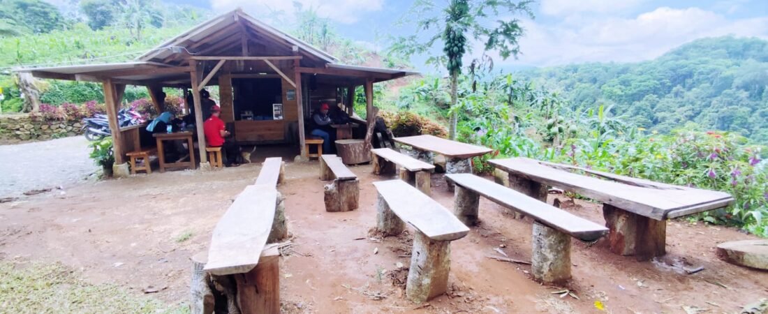 Rest Area Genteng Forest: Tempat Istirahat Adem dengan Empat Suasana Alam Sekaligus